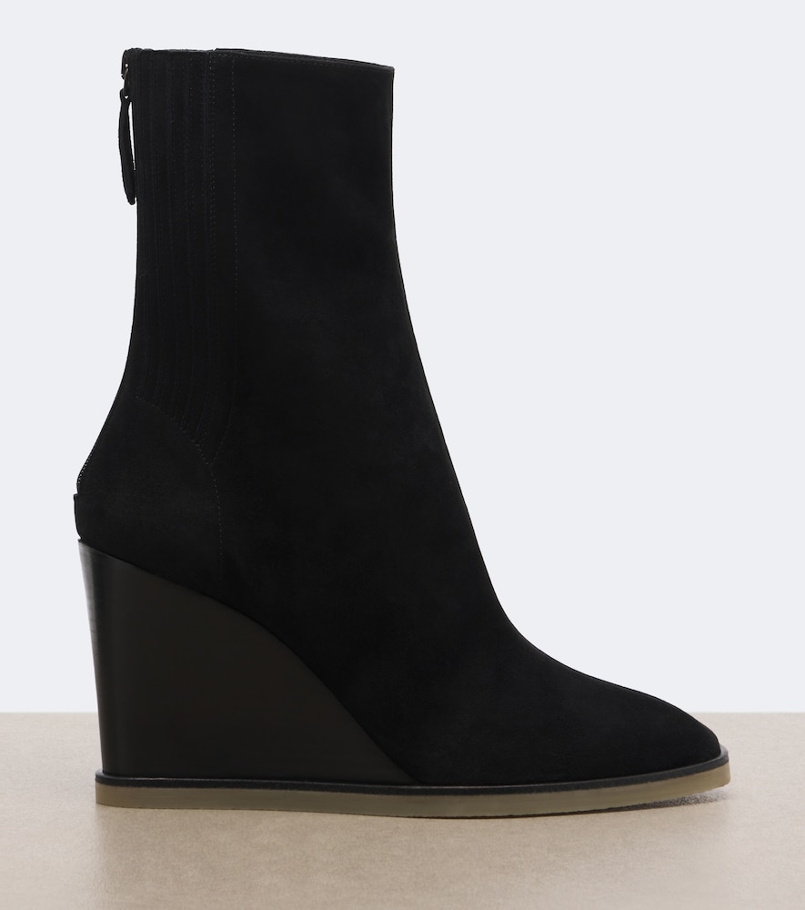 Saint Honoré Suede Wedge Ankle Boots