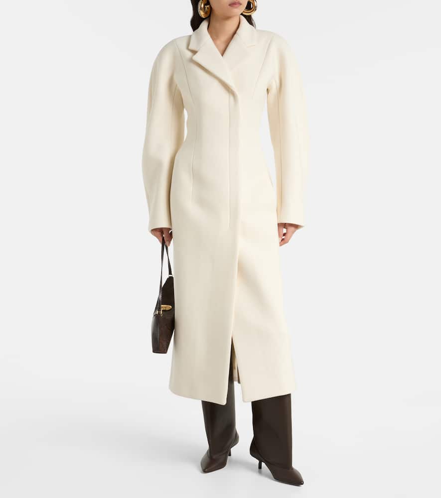 Jacquemus Curvo Virgin Wool Coat In White