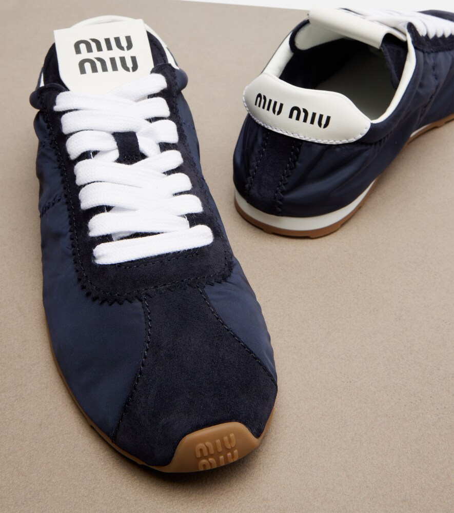  Miu Miu Miu Miu Sneakers Plume Mit Veloursleder 