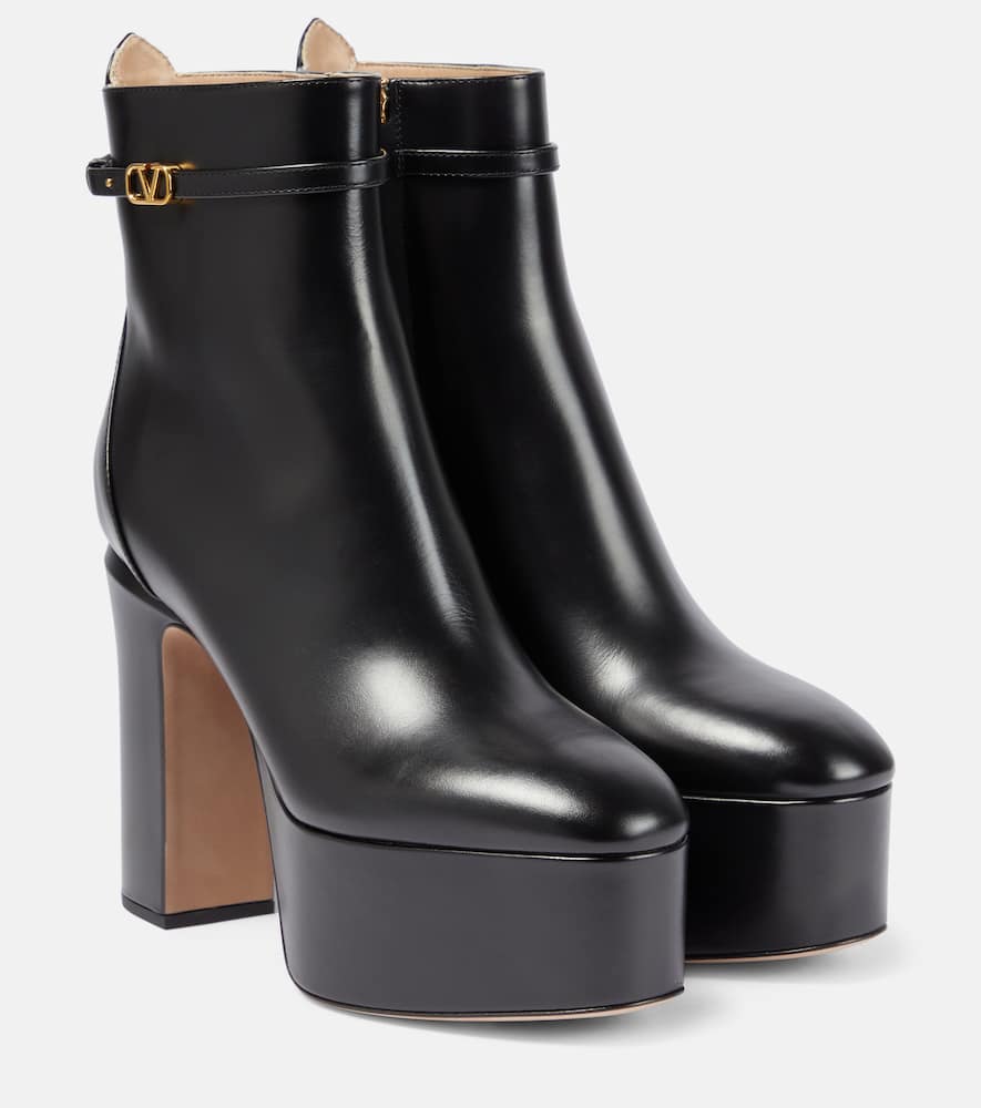 VLogo leather ankle boots