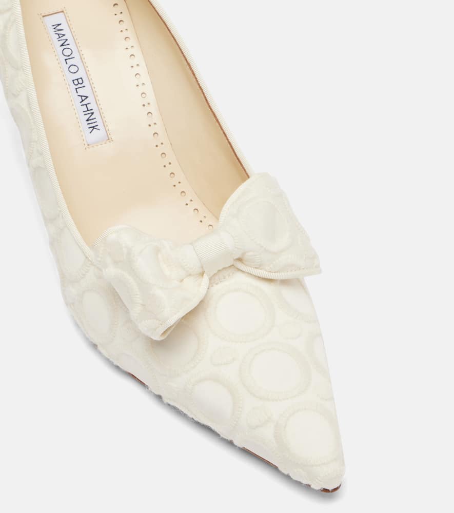 Manolo Blahnik Epirotes 70 Embroidered Satin Pumps In White