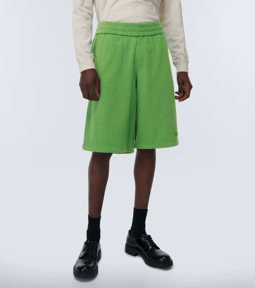 Versace Shorts Aus Baumwoll-jersey In Jasmine Green