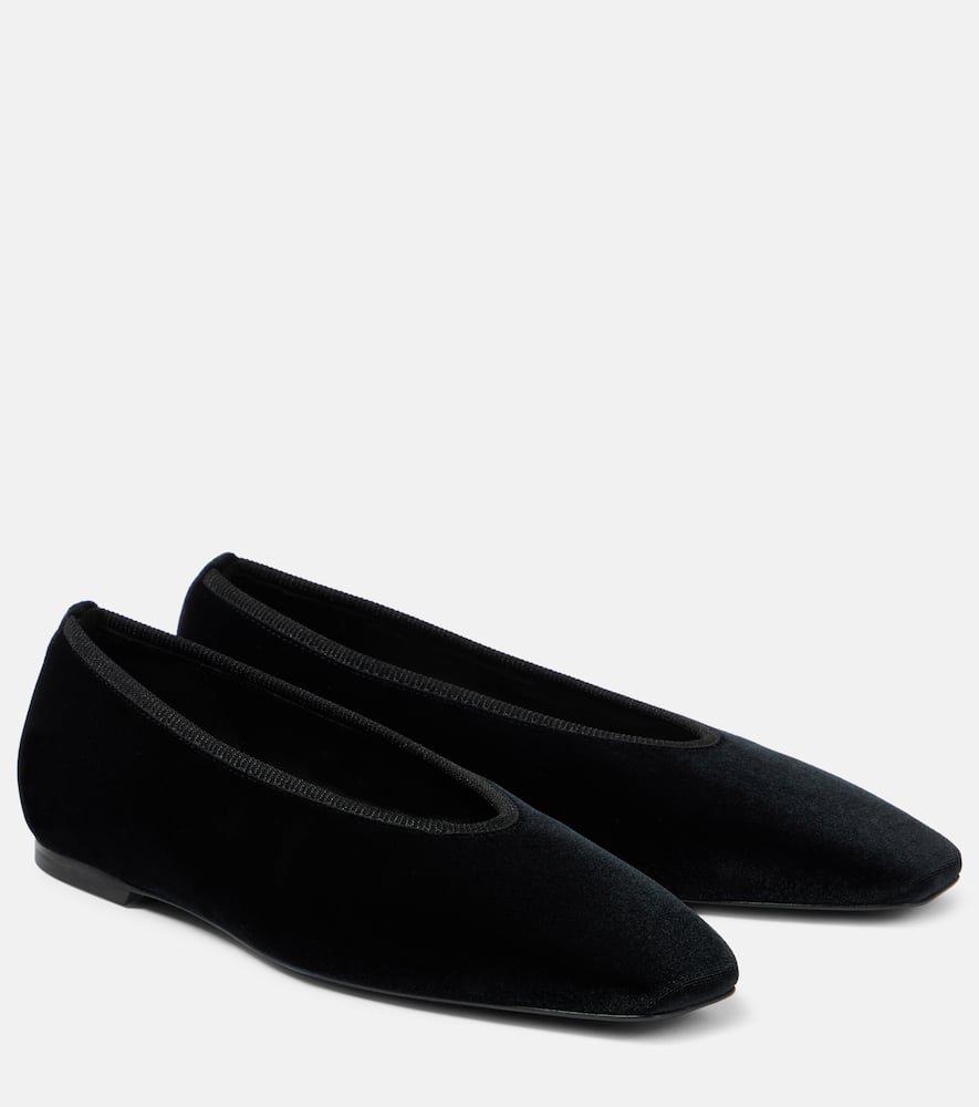 Minimalist velvet ballet flats