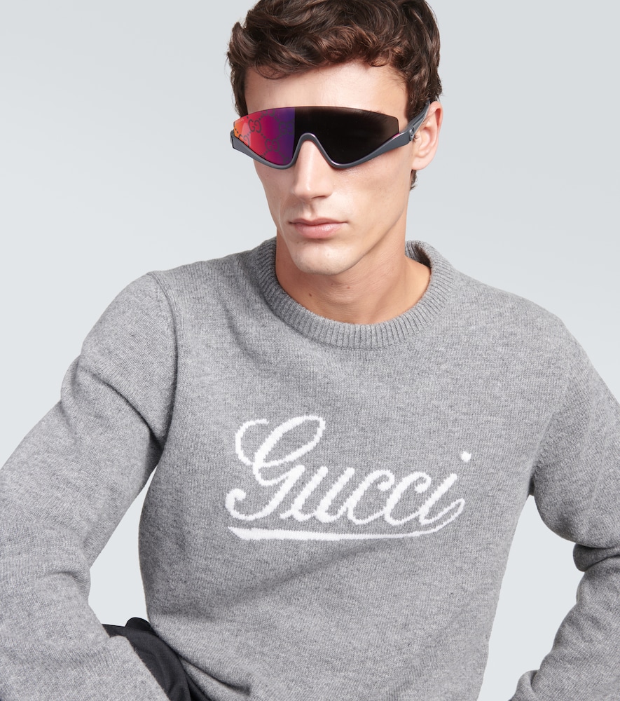 Gucci Shield Sunglasses In Grau
