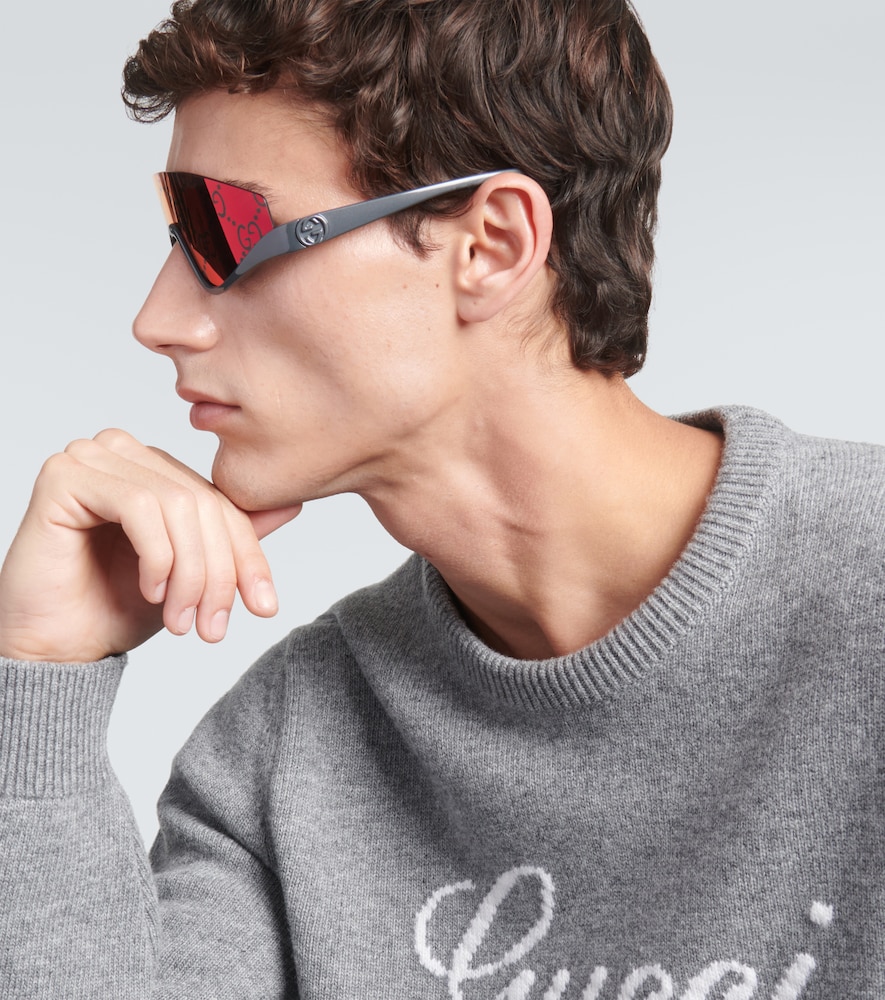 Gucci Shield Sunglasses In Grau