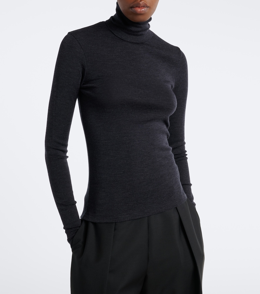 Róhe Knitted Wool Turtleneck Sweater