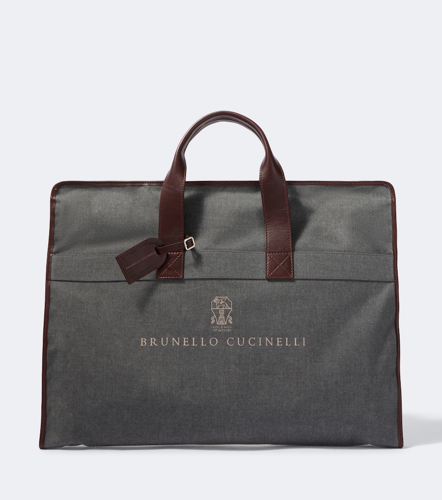 Kleidersack aus Canvas mit Leder