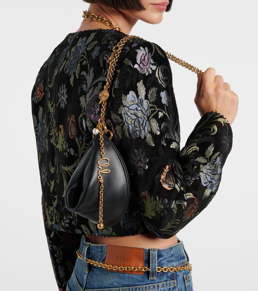 Chloé Icons Crescent-shaped Chain Shoulder Bag In Black