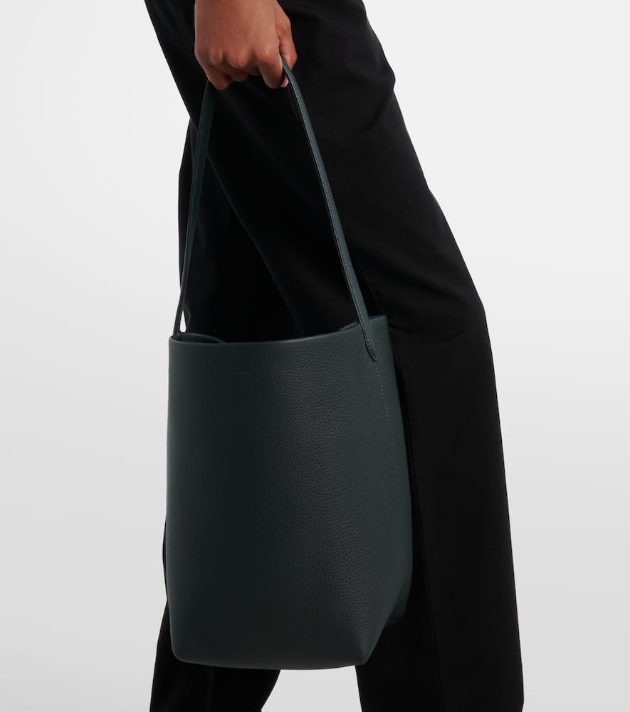 The Row Park N/s Medium Leather Tote Bag In Green