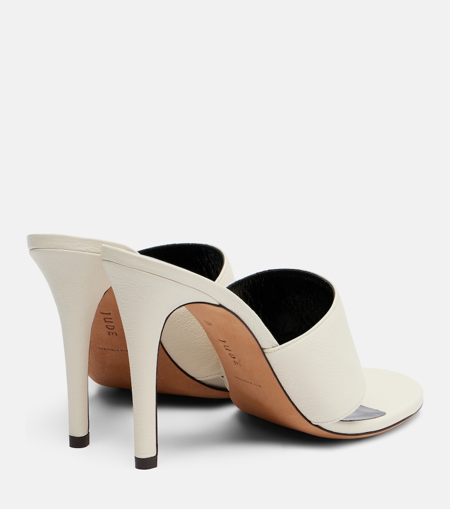Snug Leather Thong Sandals