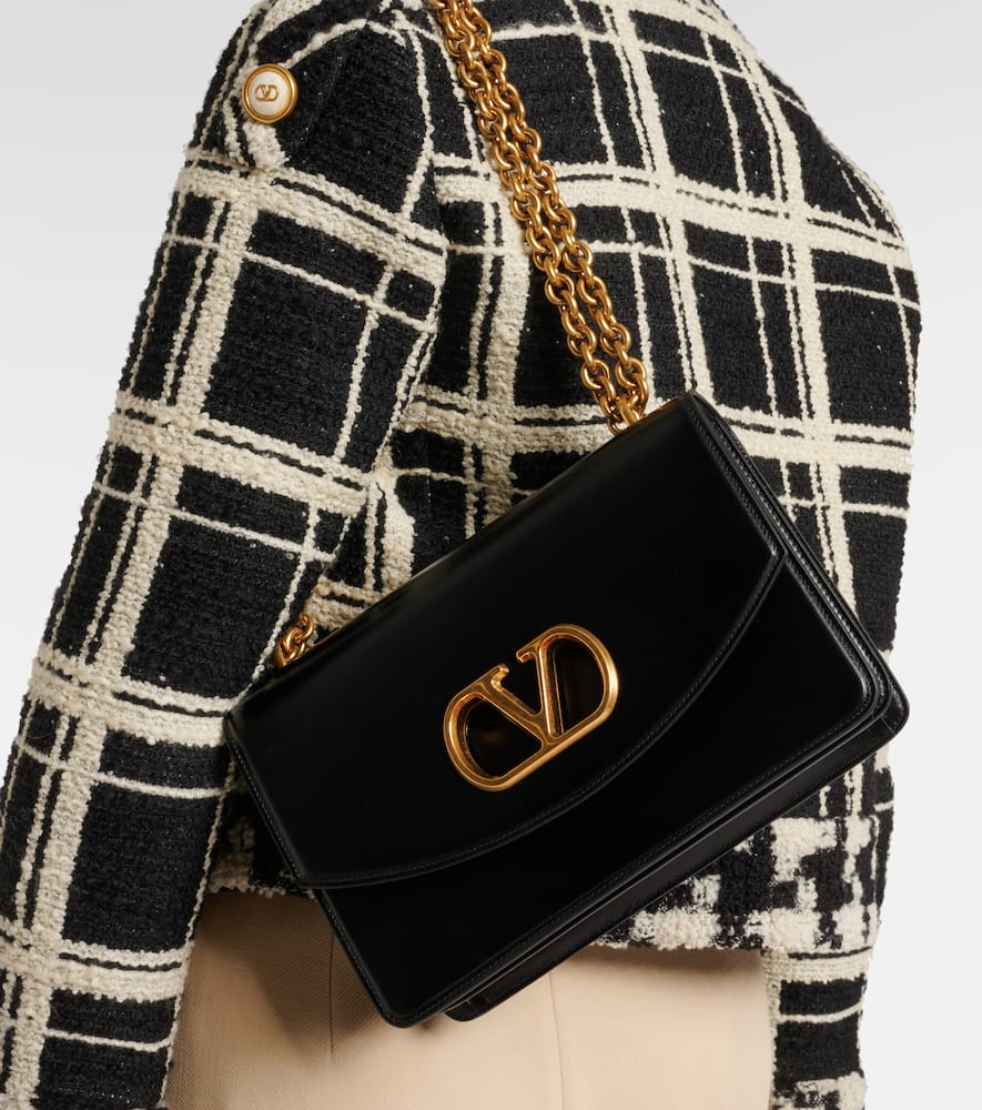 Valentino Garavani Garavani Vain Shoulder Bag In Shiny Calfskin Woman Black Uni In Black
