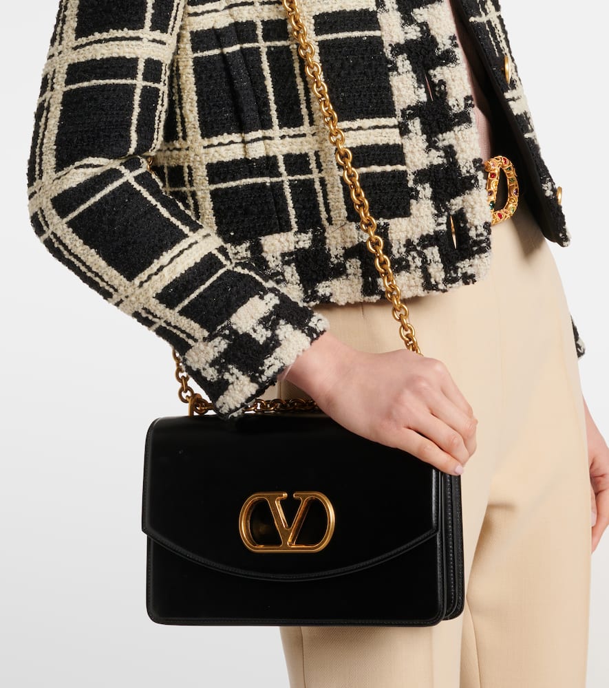 Valentino Garavani Garavani Vain Shoulder Bag In Shiny Calfskin Woman Black Uni In Black