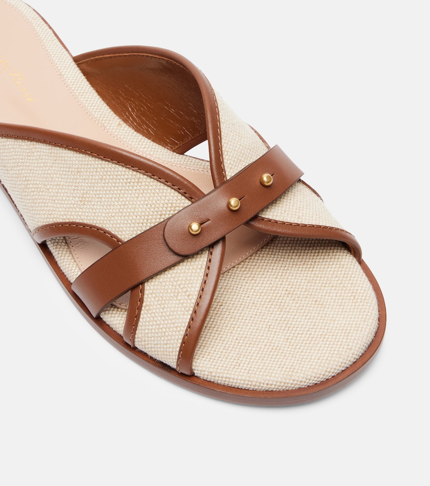  Gianvito Rossi Gianvito Rossi Pantoletten Paros Aus Canvas Mit Leder 