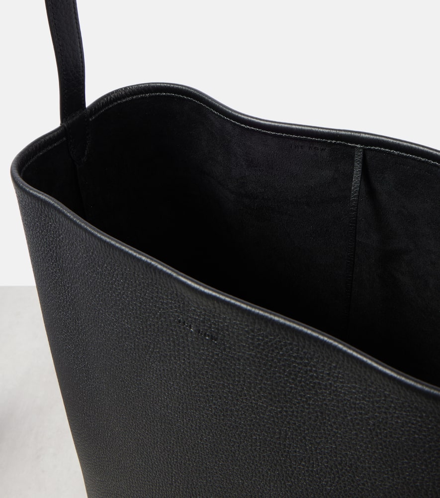 The Row Park Large N/s Leather Tote Bag In Black