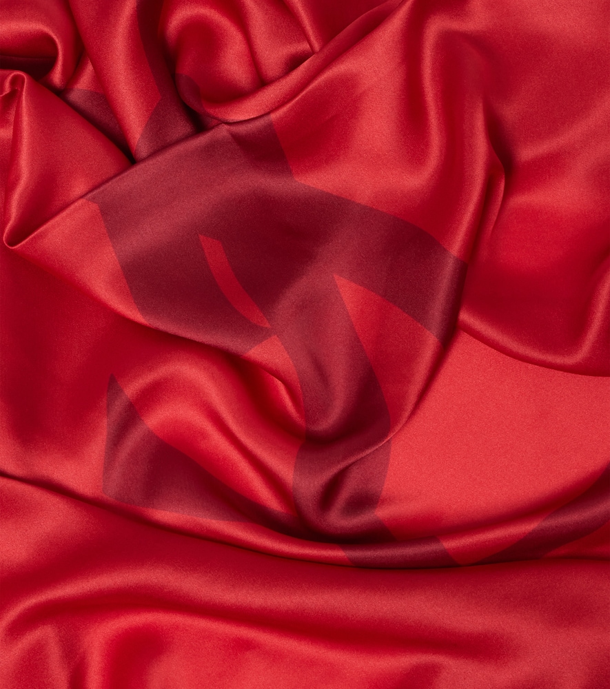  Saint Laurent Saint Laurent Schal Cassandre Aus Seidencharmeuse 
