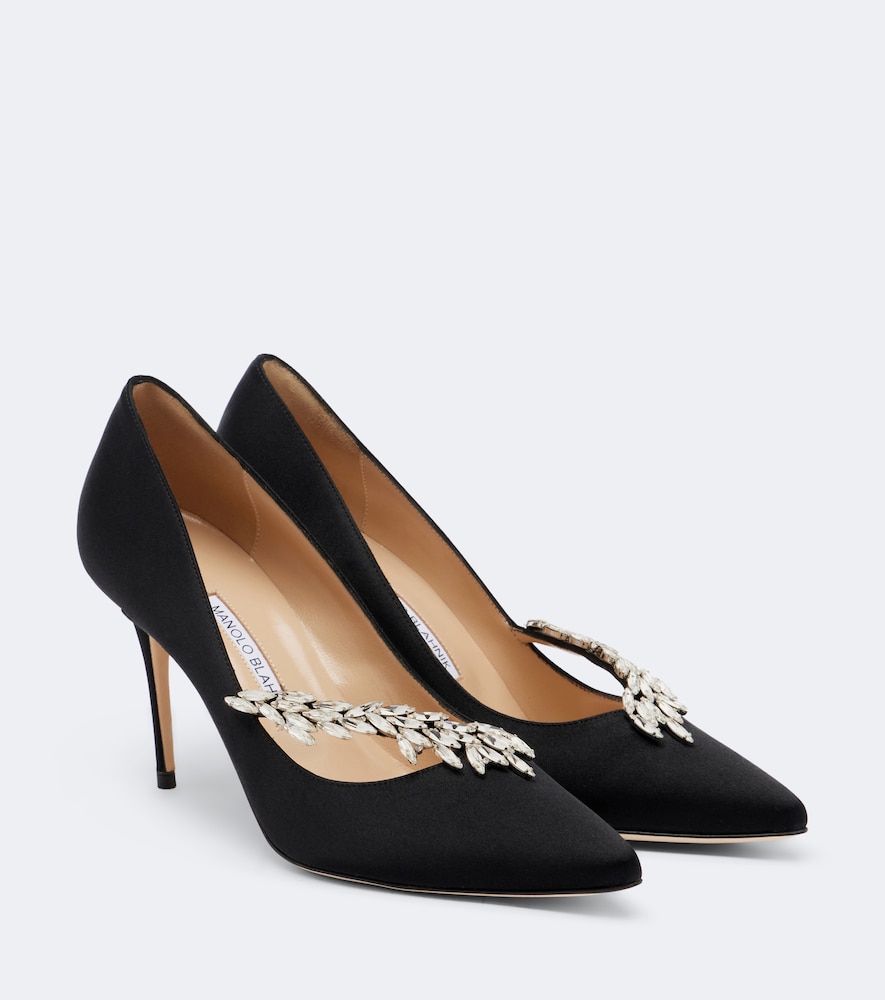 Pumps Nadira aus Satin mit Kristallen