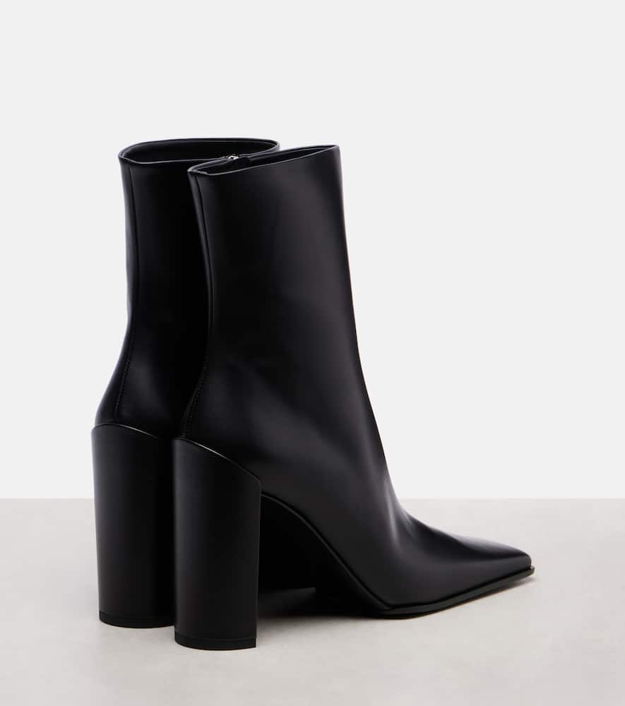 Alaïa Square Leather Ankle Boots In Black