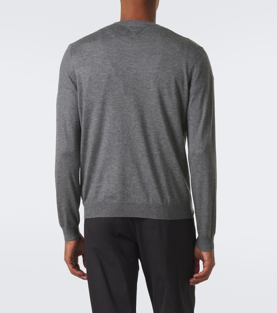 Cashmere And Sweater