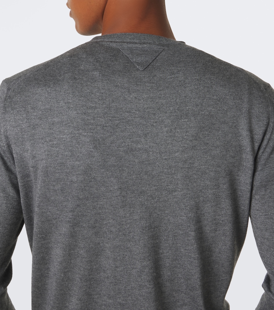 Cashmere And Sweater