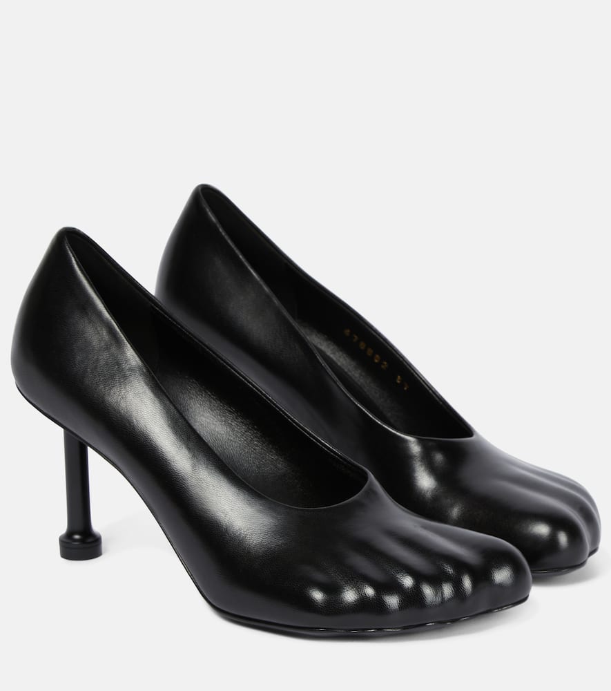 Leather pumps