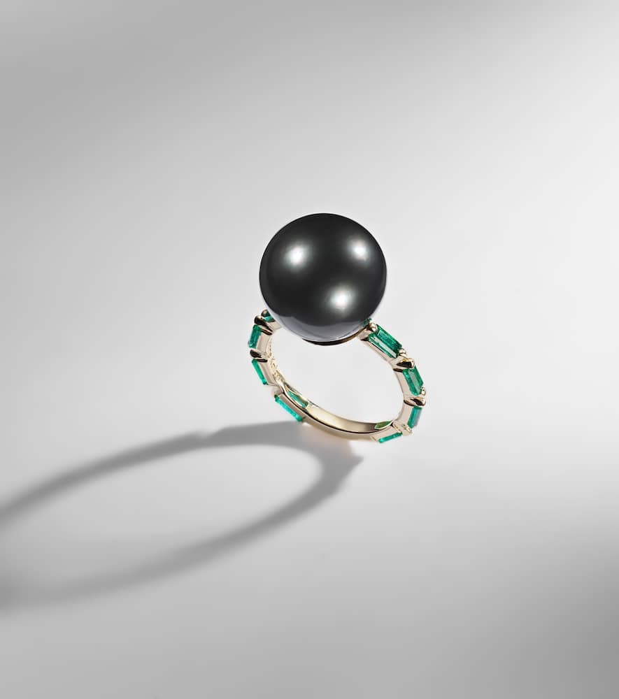 Suzanne Kalan One Of A Kind 18kt Gold Ring With Pearl And Emeralds In Gold