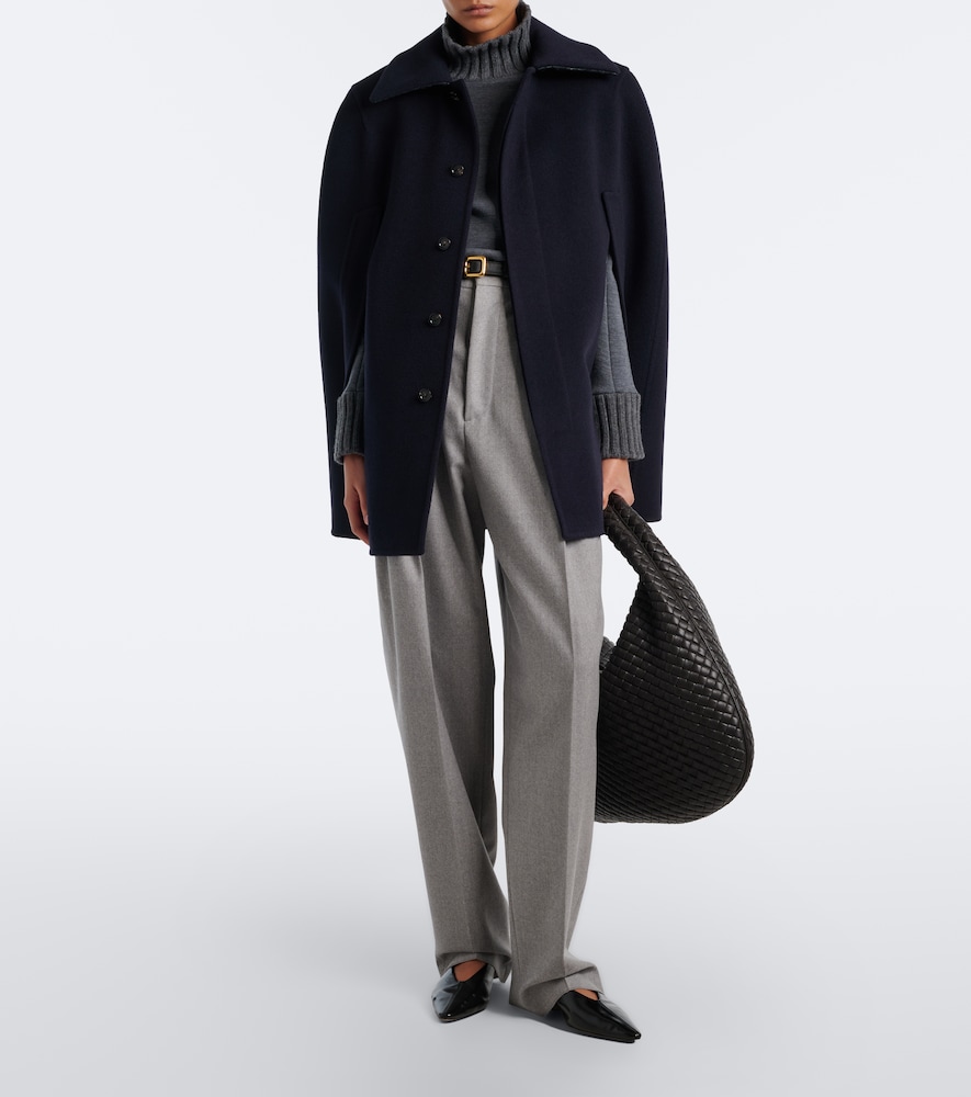 Maxi Veneta Intrecciato Shoulder Bag