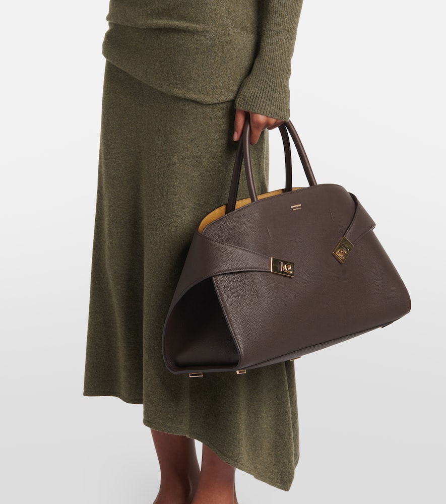 Ferragamo Hug Medium Leather Tote Bag In Brown
