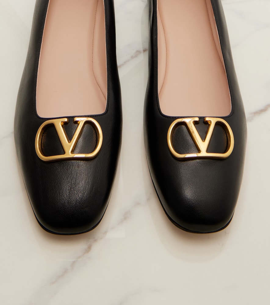 Garavani Vlogo Ballet Flats