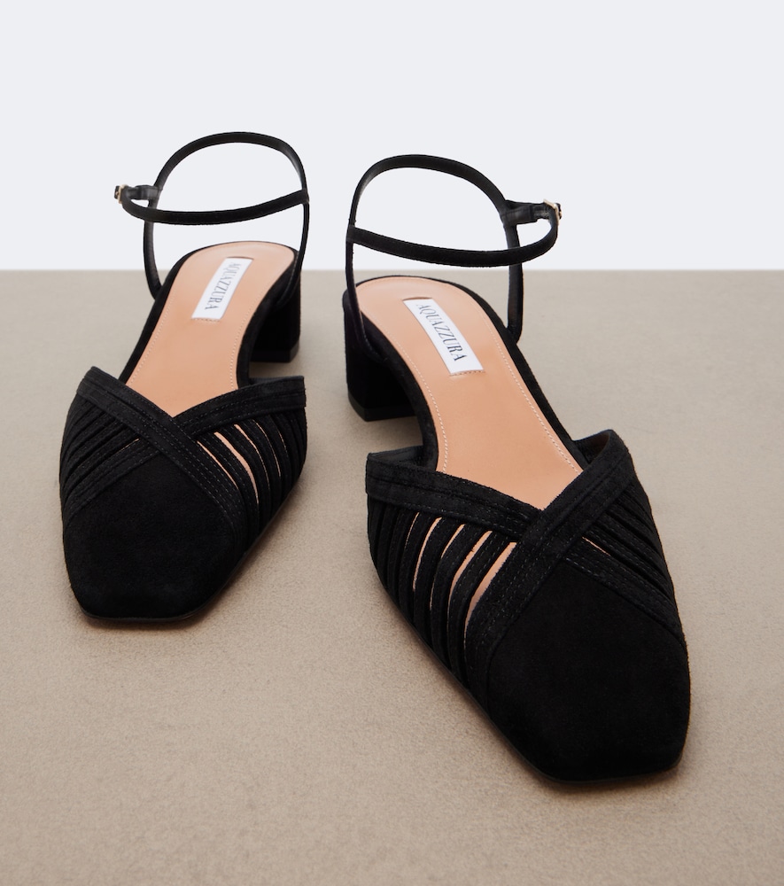 Yara Suede Pumps