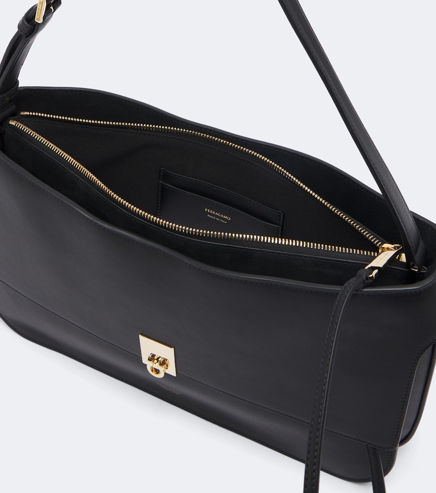 Cara Medium Shoulder Bag