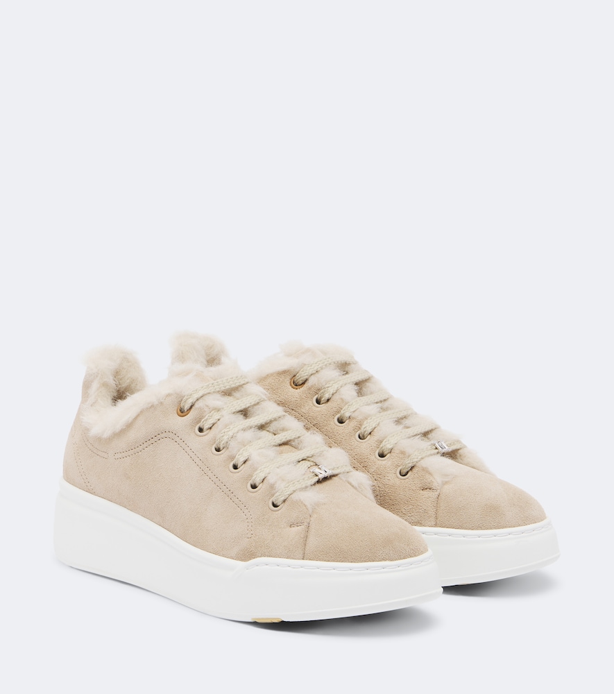 Sneakers aus Veloursleder mit Shearling