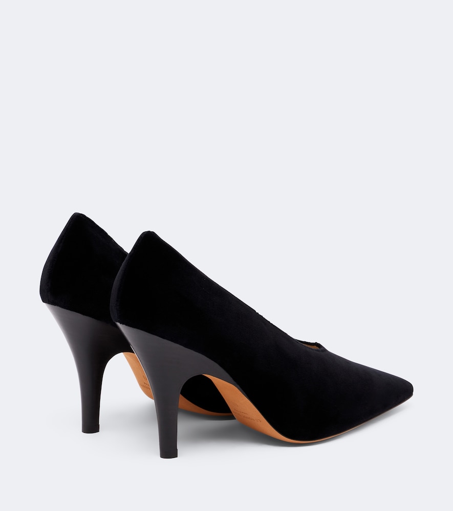 Le Monde Béryl Petra Velvet Pumps
