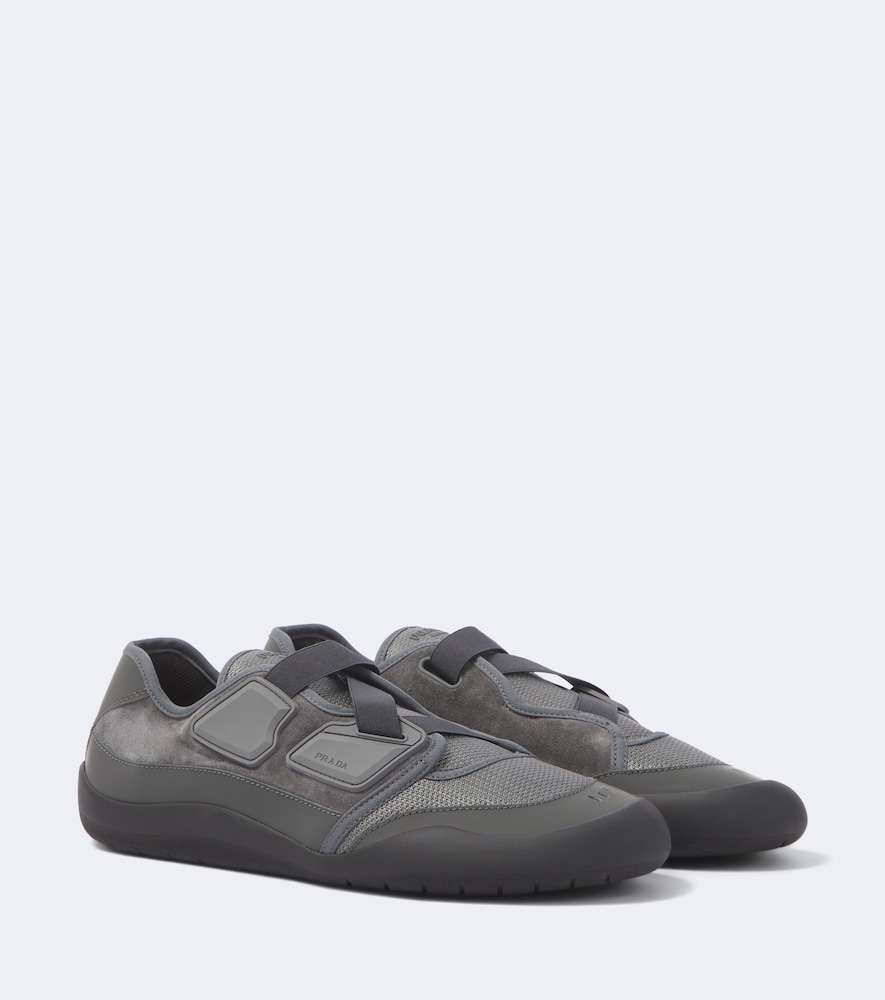 Prada Baskets Speedrock en daim 890 €