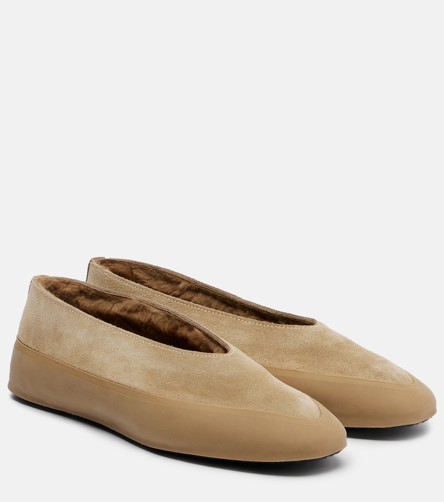 Le Monde Beryl Le Monde Béryl Apres Ski Shearling-lined Suede Ballet Flats In Brown