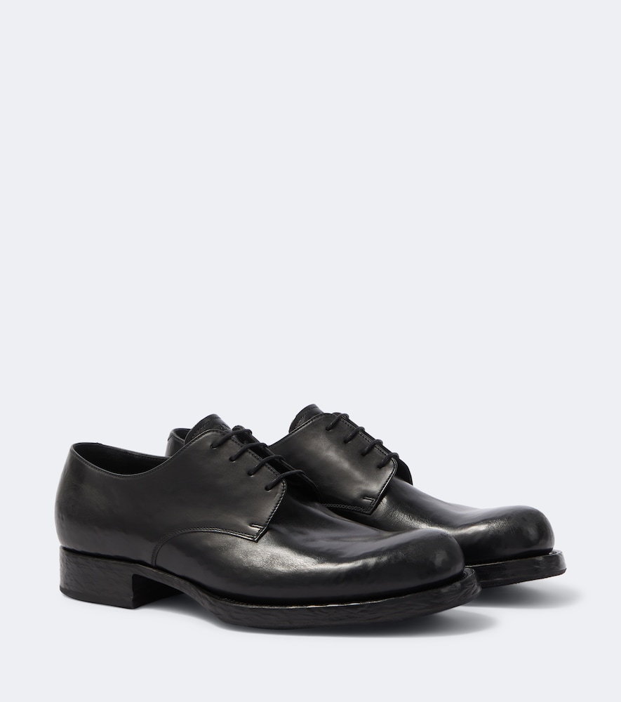 Prada Derbies en cuir 1300 €
