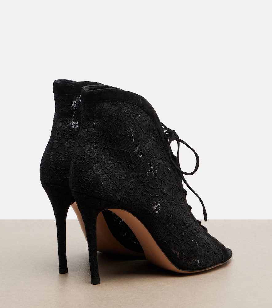  Gianvito Rossi Gianvito Rossi Suede-trimmed Lace Pumps 