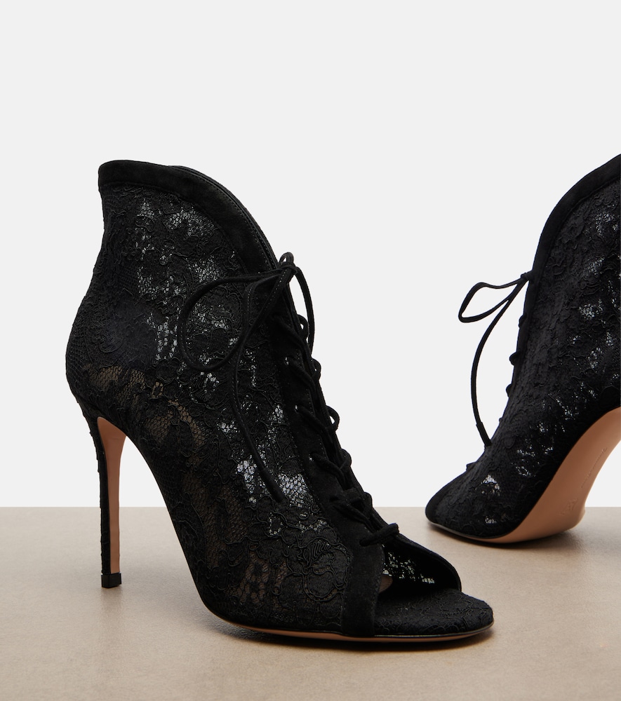  Gianvito Rossi Gianvito Rossi Suede-trimmed Lace Pumps 