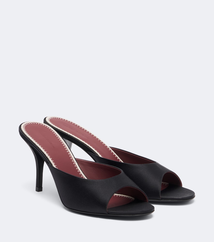 Mules in satin