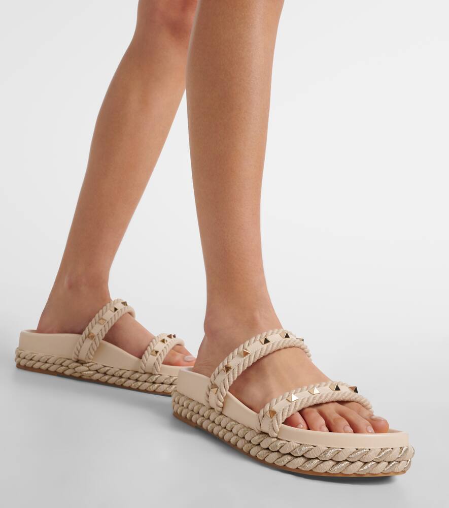 Valentino Garavani Rockstud Slide Sandal In Calfskin 20mm Woman Light Ivory 41 In Weiss