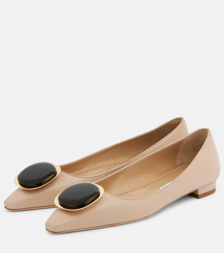 Manolo Blahnik Chiaran Leather Ballet Flats In Beige