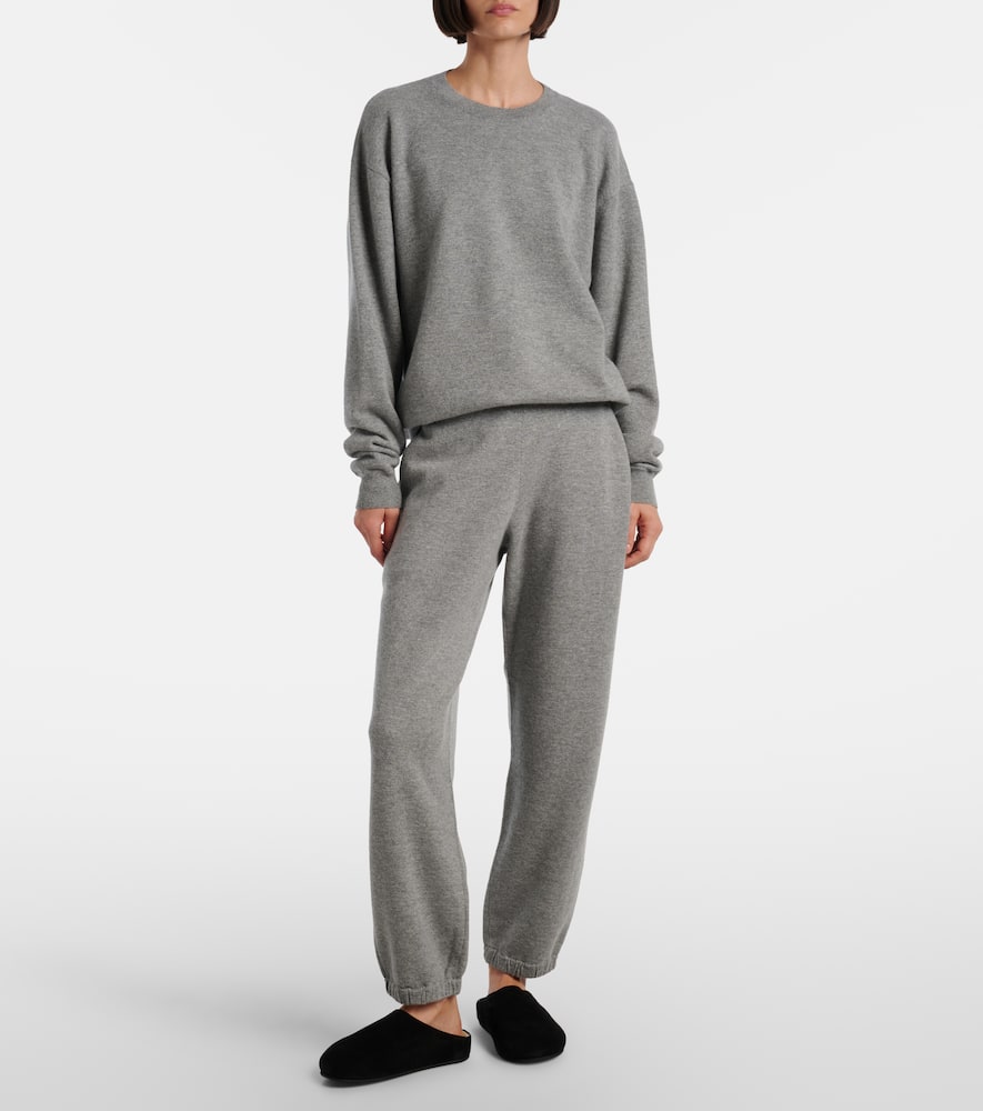 The Row Leora Cashmere Sweater In Gray
