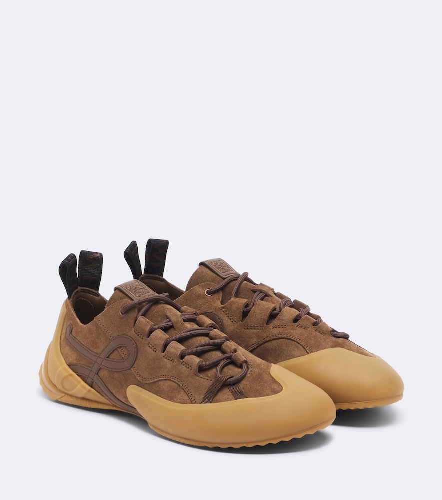 Loewe Baskets Grip Anagram en daim 850 €