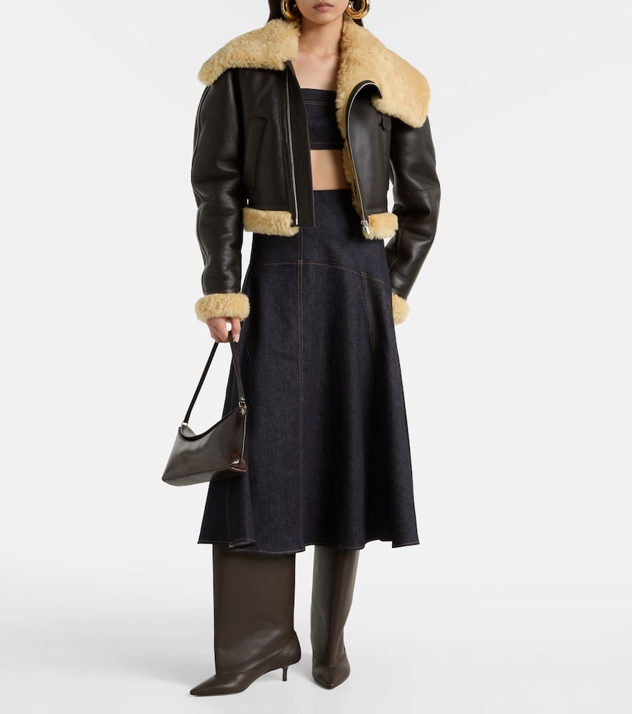 Jacquemus Aviatore Cropped Shearling-trimmed Leather Jacket In Brown