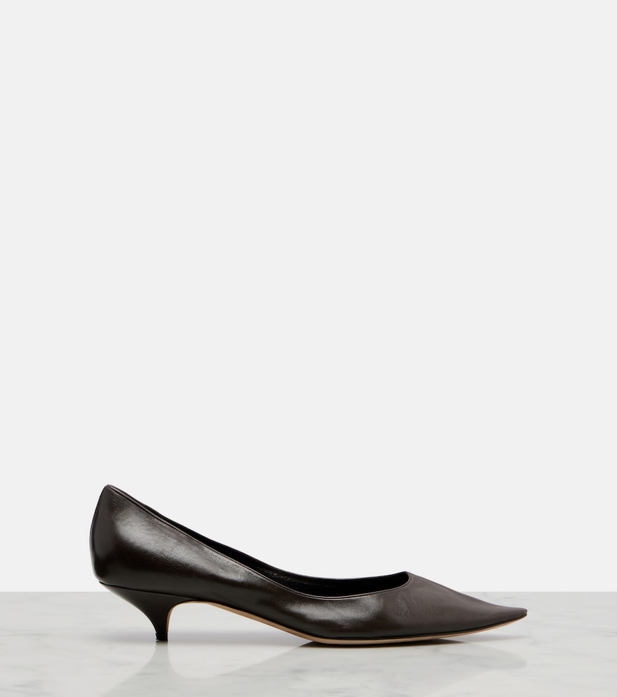 Liisa Three Pumps