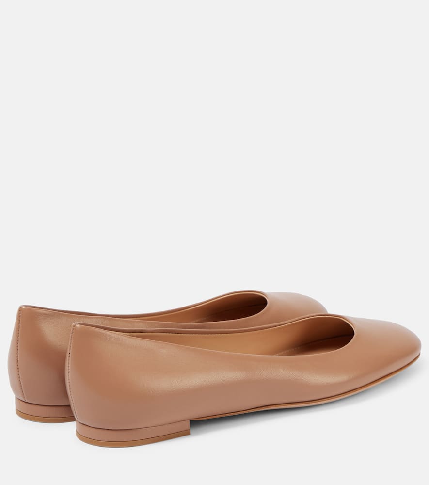 Gianvito Rossi Leather Ballet Flats In Neutrals