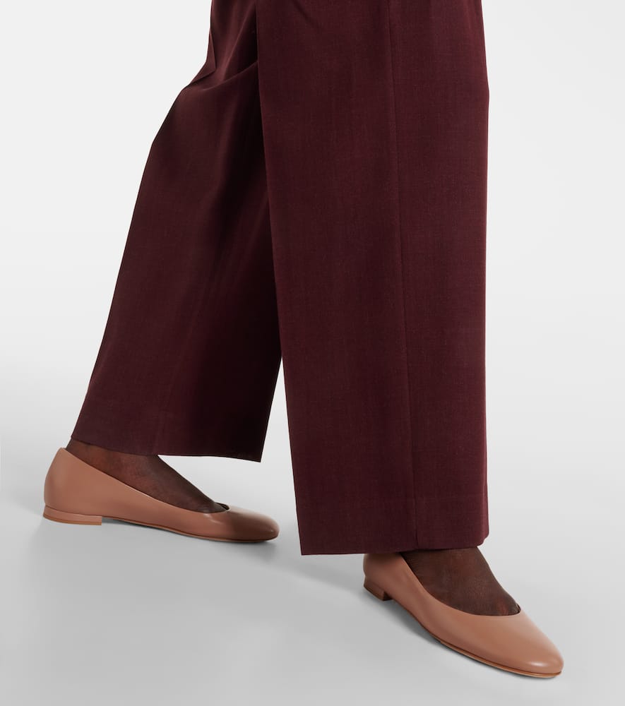 Gianvito Rossi Leather Ballet Flats In Neutrals