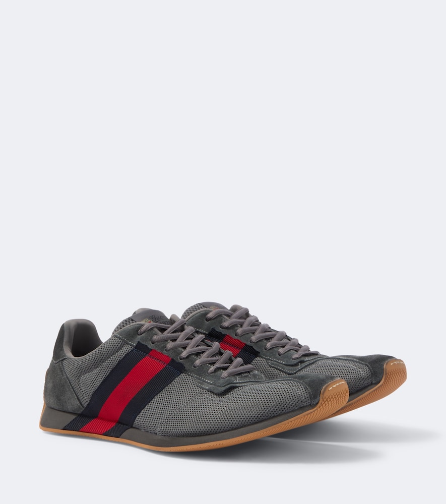 Gucci Baskets Gucci Tempo finitions en daim 750 €