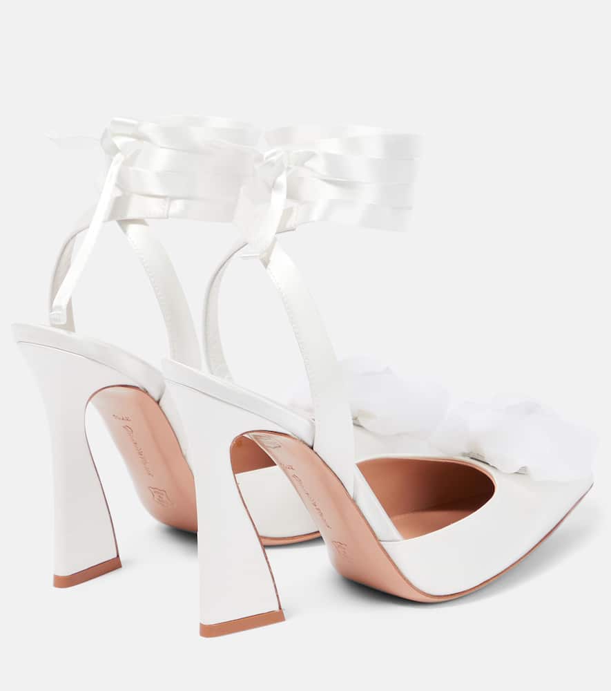 【GIANVITO ROSSI】flower embellished satin パンプス Flower-embellished satin pumps in white - Gianvito Rossi