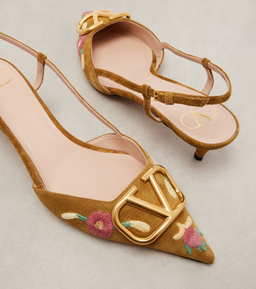  Valentino Garavani Valentino Garavani Vlogo 40 Embroidered Suede Slingback Pumps 