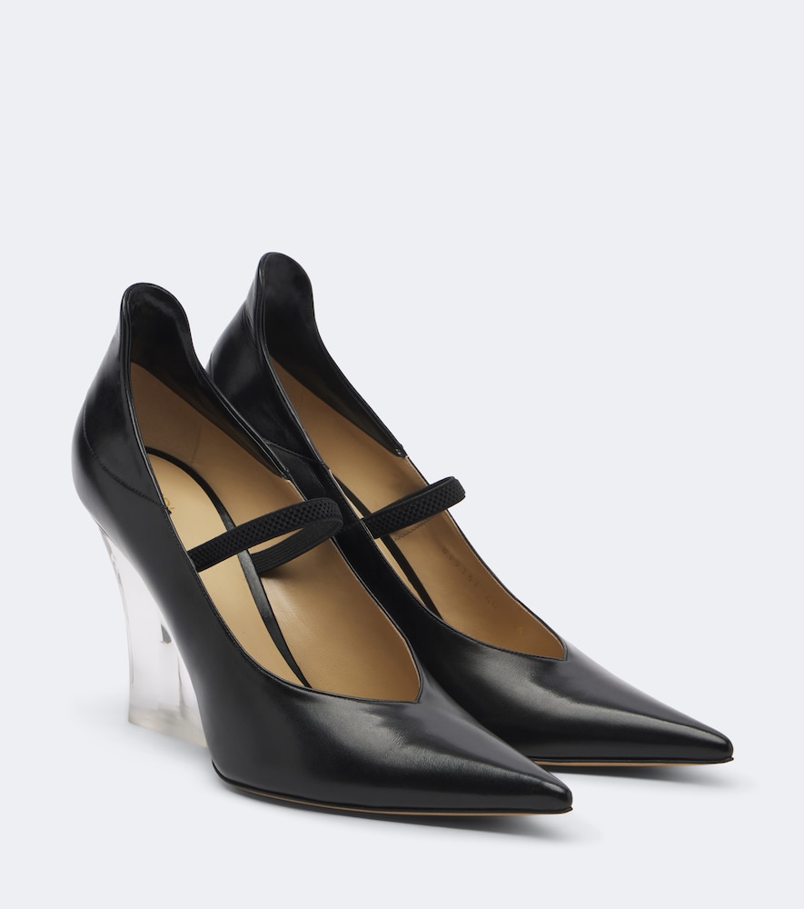 Pumps in pelle con zeppa